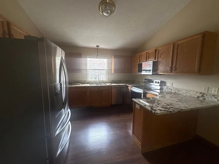 15 River Ridge Ln — Photo 3