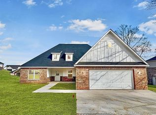 831 E Harlan Dr, Tahlequah, OK 74464