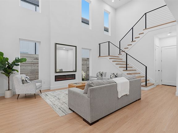 3rd image of 1843 Pollard St