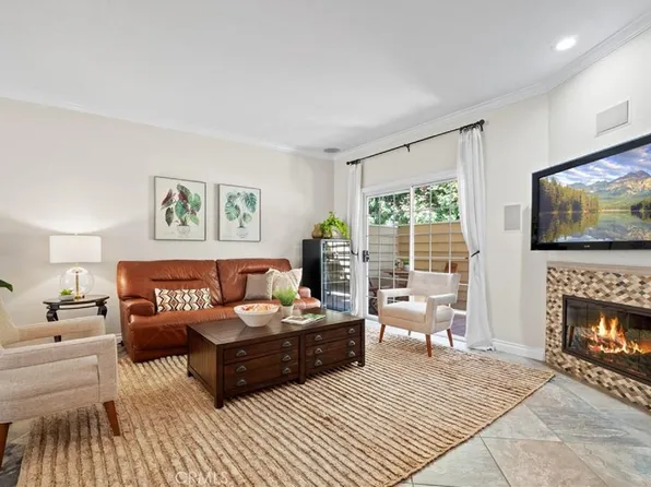 300 Alpine St APT 3, Pasadena, CA 91106