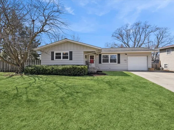 (undisclosed Address), St Charles, IL 60174