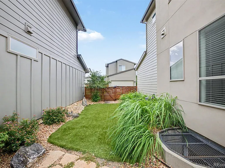 9761 Taylor River Cir #R — Photo 33