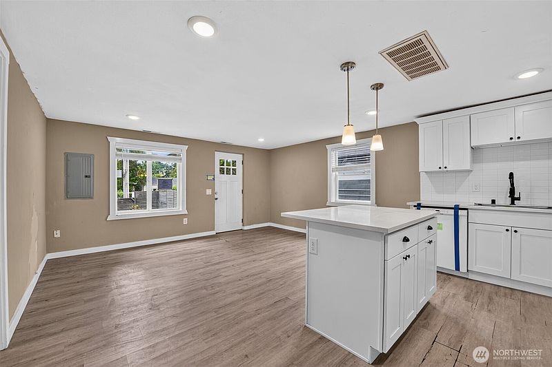 5th image of 512 133rd Street S