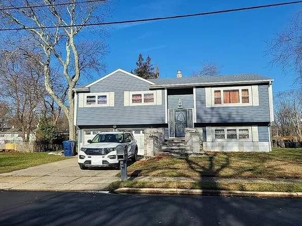 9 Roberta Dr, Neptune, NJ 07753