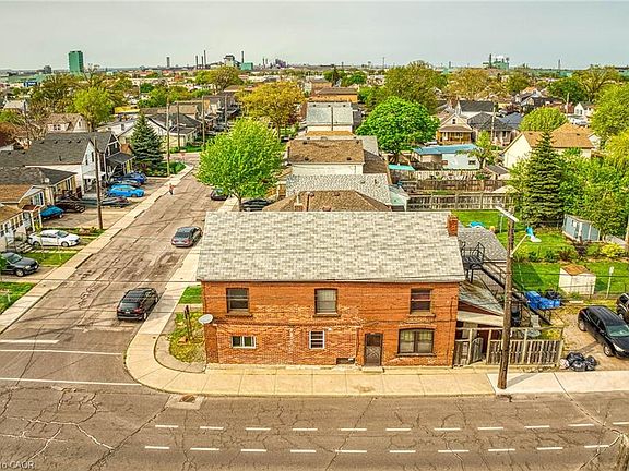 5th image of 1367 Cannon St E