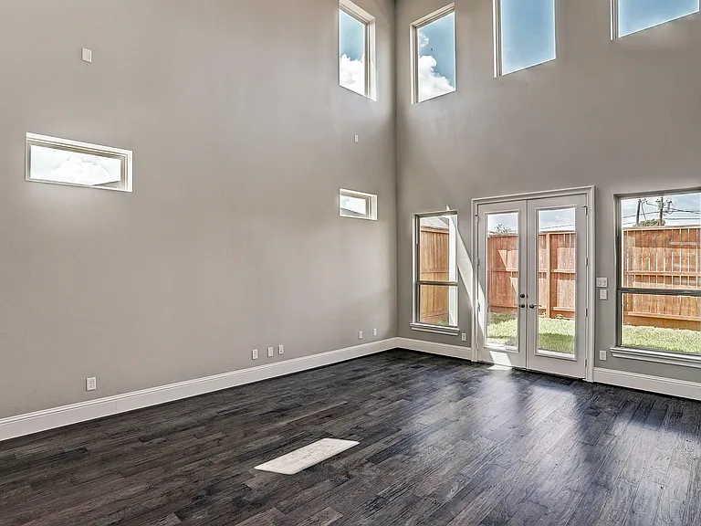 4859 Benning Dr — Photo 14