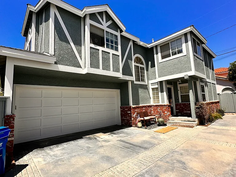 2219 Gates Ave #B — Photo 20