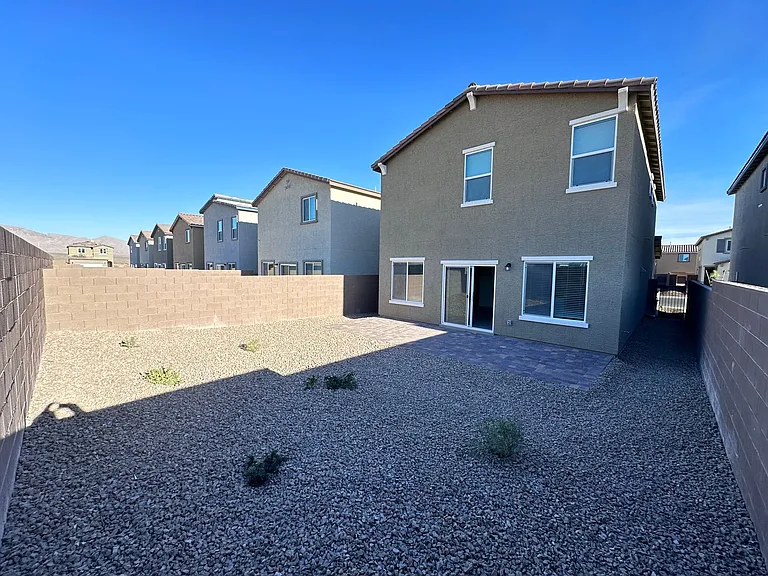 7731 Moore Creek Ln — Photo 2