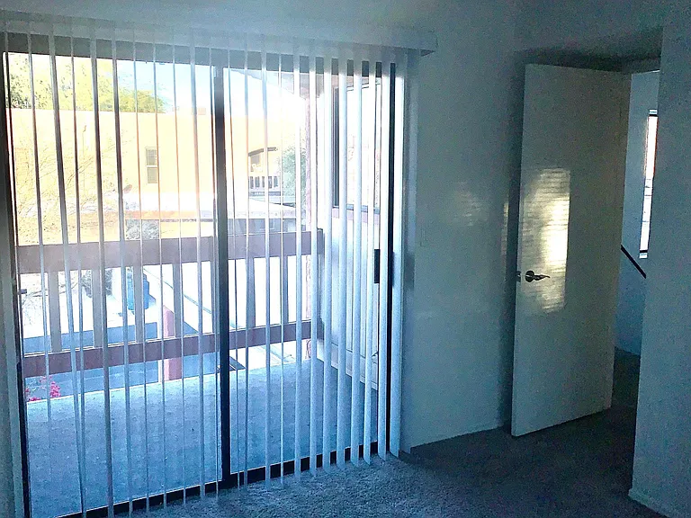 Bedroom 2 w/deck