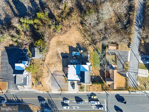 4th image of 606 W Ocean Heights Ave