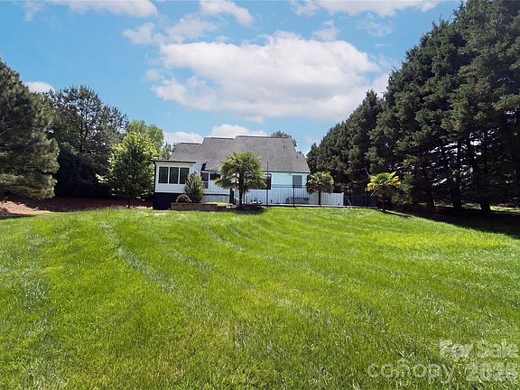 5th image of 3204 Millstone Creek Rd