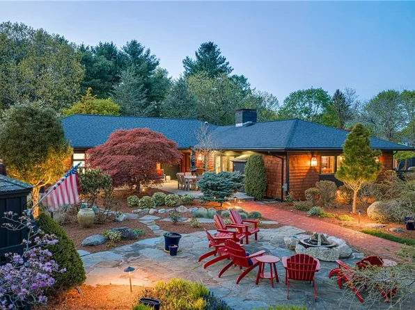 77 Janice Rd, Warwick, RI 02886