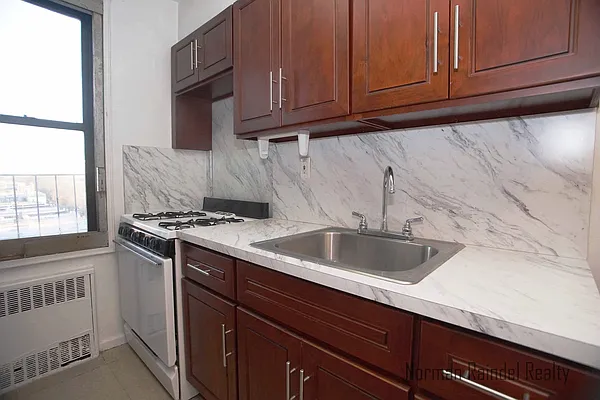 Rented by Norman Raindel, LREB | media 8