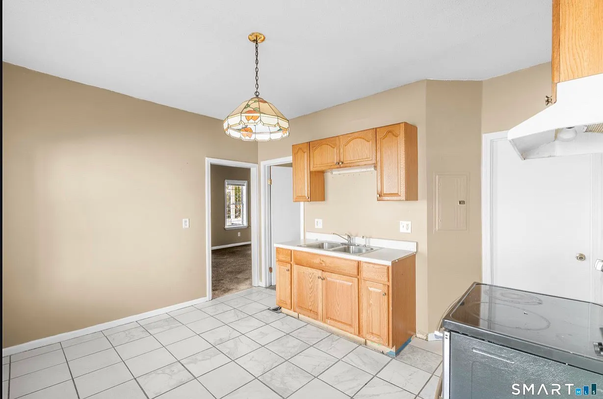 2 bed, 824 sqft, $1,400 — Photo 2