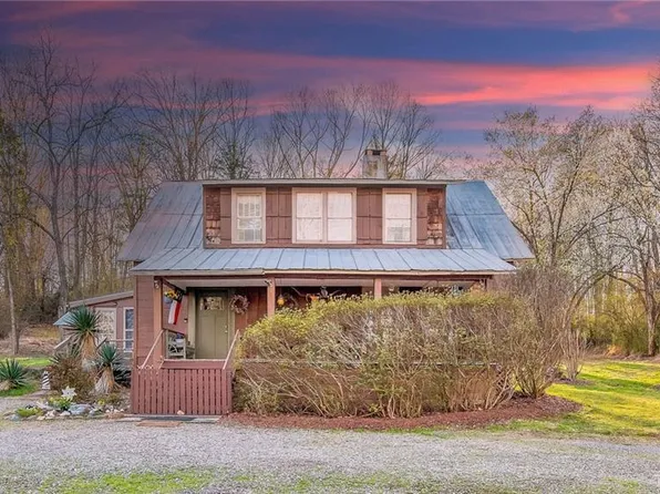 700 Rousseau Farm Rd, Wilkesboro, NC 28697