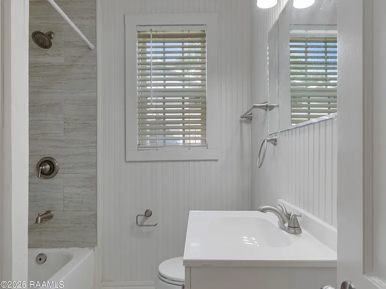 515 Roosevelt St — Photo 9