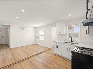 11417 S Berendo Ave #11419-1/2, Los Angeles, CA 90044