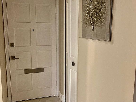 3rd image of 2562 Garden Dr N APT 105