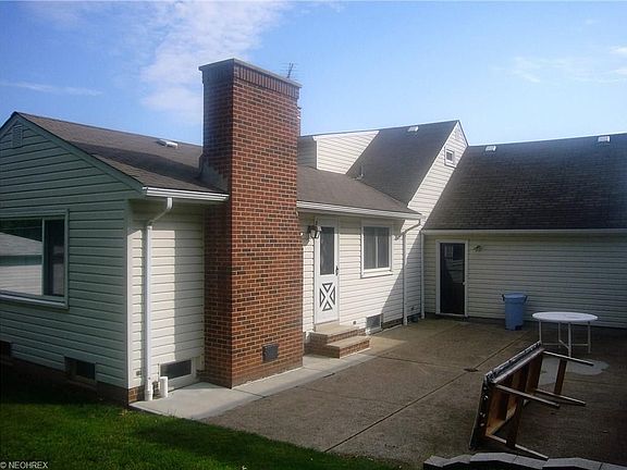 4th image of 2398 Stanford Dr