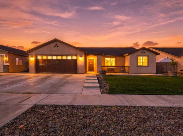 1835 Santa Cruz Drive W, Tulare, CA 93274