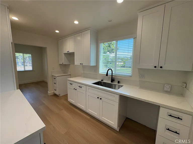 6837 Oak Park Ave — Photo 5