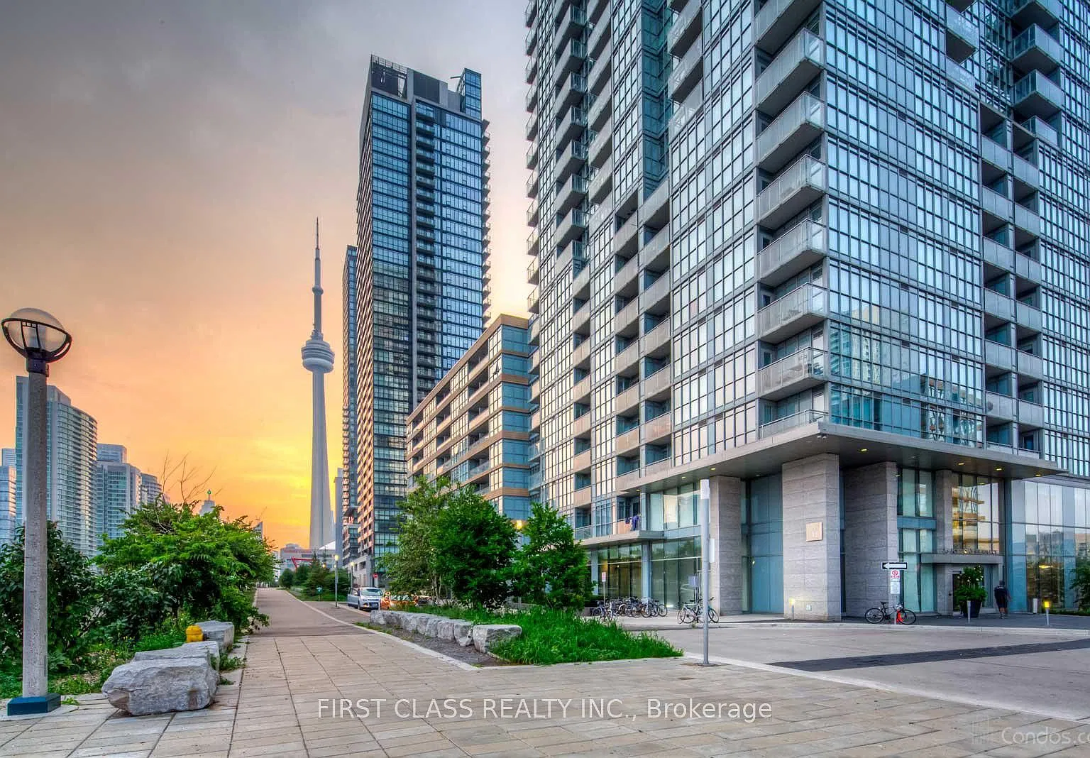 2 bed, $2,600 — Photo 1
