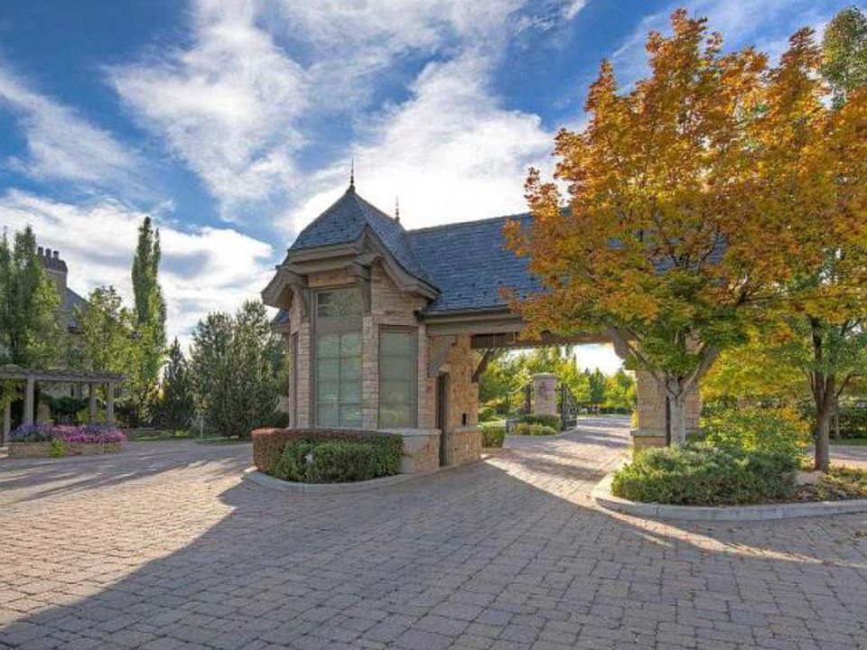 2nd image of 454 Stone Brooke Ln
