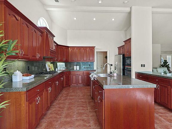 5th image of 3851 Wisteria Ct