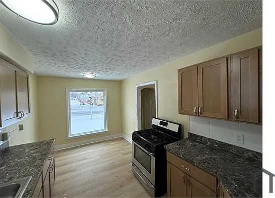 17790 Waterbury Ave — Photo 5