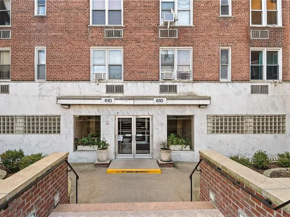 610 Waring Avenue #6U, Bronx, NY 10467
