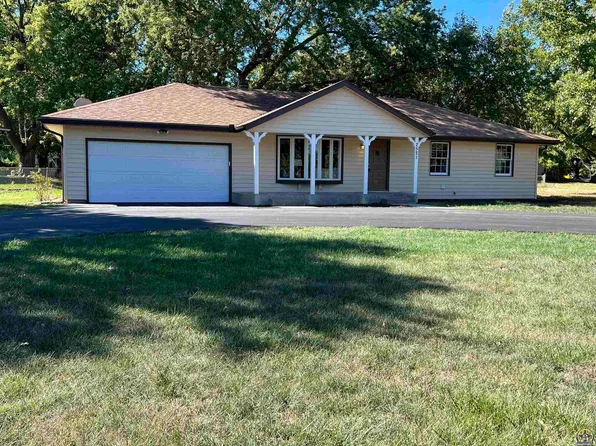 2521 SE Connie Dr, Topeka, KS 66605