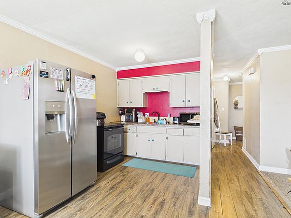 4th image of 1423 Deville St