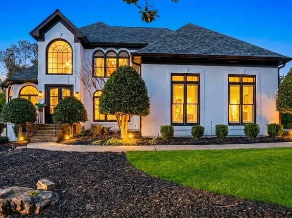 405 Glen Grove Ct, Roswell, GA 30075