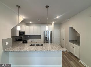 42635 Darala Dr, Ashburn, VA 20147