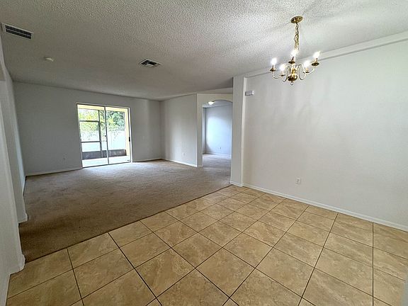 3rd image of 10 Coventry Ct