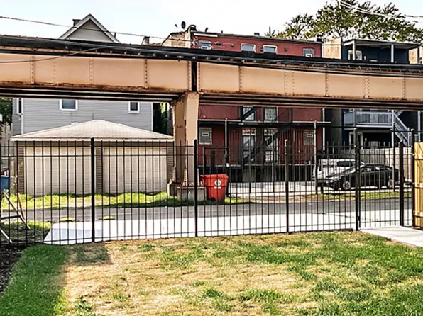 4840 S Calumet Ave, Chicago, IL 60615