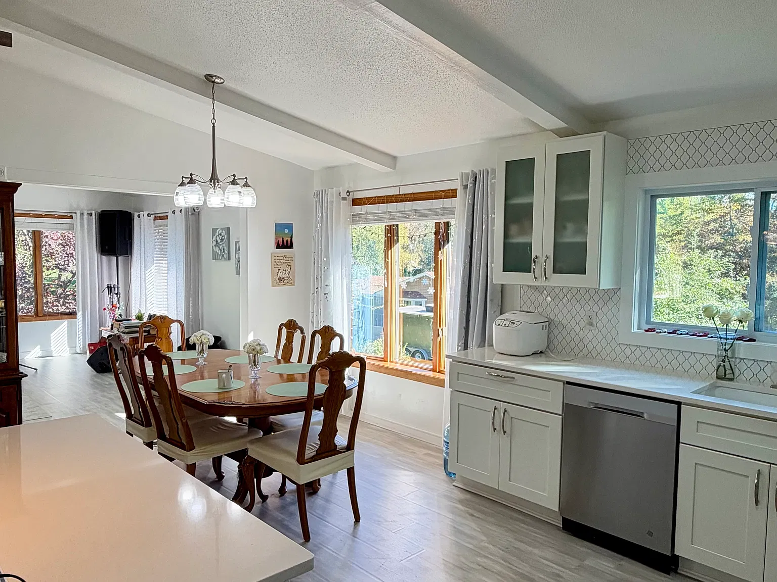 4 bed, 2580 sqft, $2,700 — Photo 3