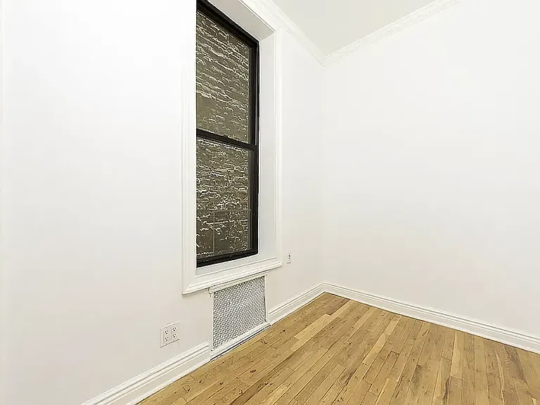 260 Saint James Pl #1A — Photo 3