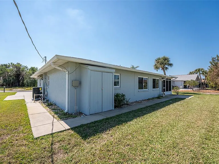 1720 Florence Ave — Photo 41