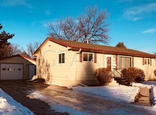 1922 22nd Ave S, Grand Forks, ND 58201