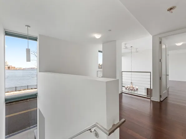 1000 Avenue At Port Imperial image 9 of 29