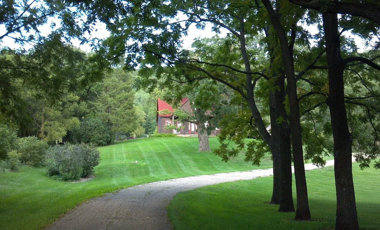 4 bed, 2000 sqft, $2,000 — Photo 2