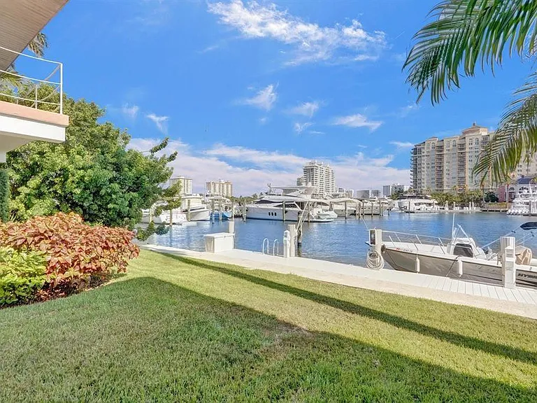 2760 Yacht Club Blvd #10C — Photo 26