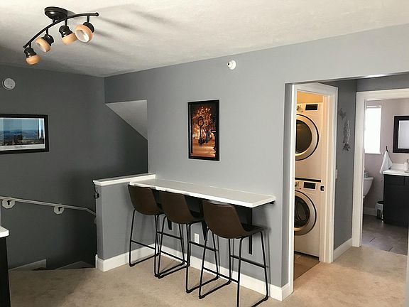 5th image of 143 E 8th St #206