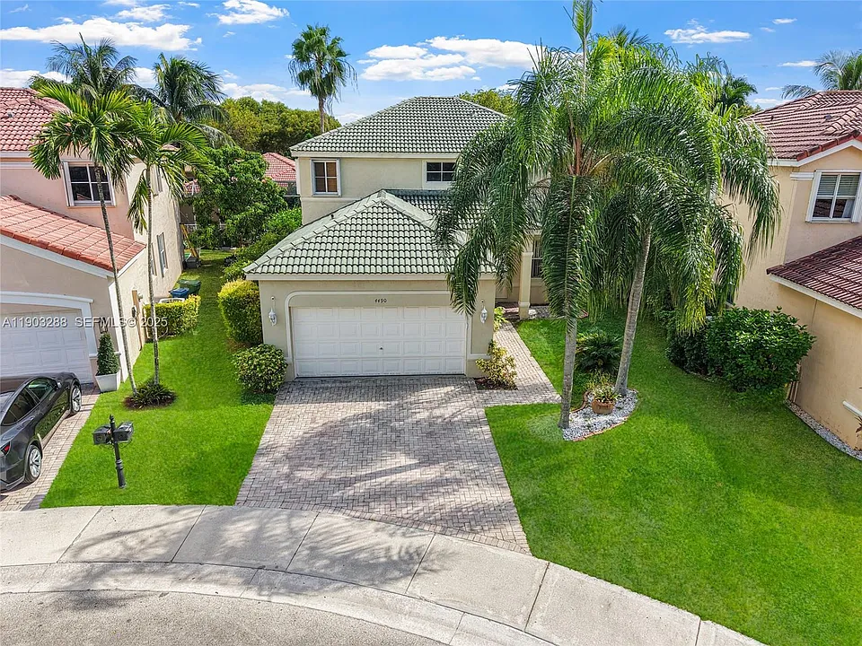 4490 Foxtail Ln