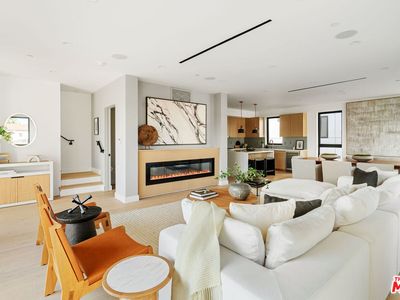 4555 Ambrose Ave, Los Angeles, CA, 90027