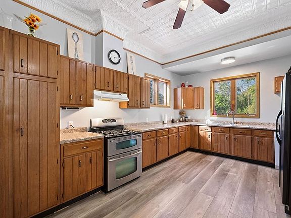 3rd image of 2802 Jefferson Ave