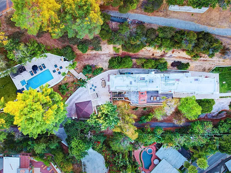 2570 Nichols Canyon Rd — Photo 10