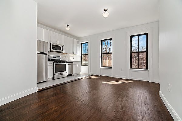 1st image of 534 Hancock St #2