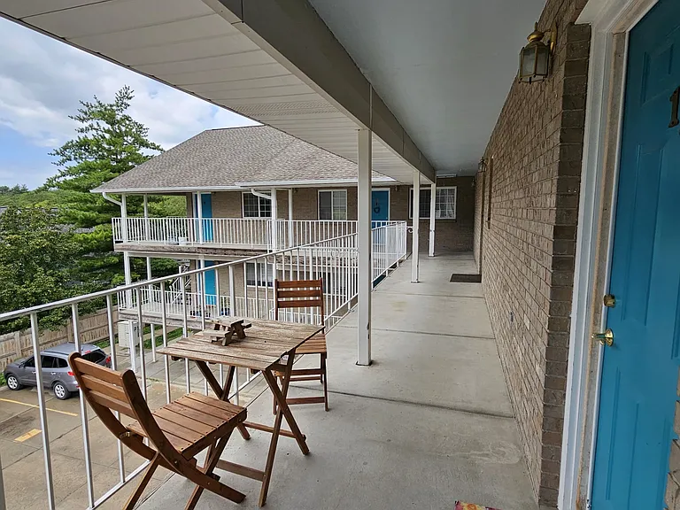 4523 Prescott Ave — Photo 2
